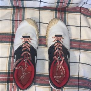 Molded pitching cleats